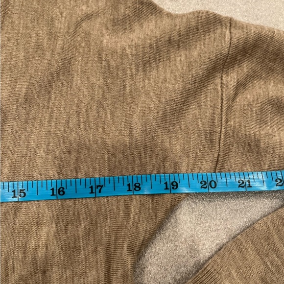 Banana Republic Oatmeal Extra Fine Merino V Neck Cropped L/S Sweater Ribbed - Picture 5 of 6